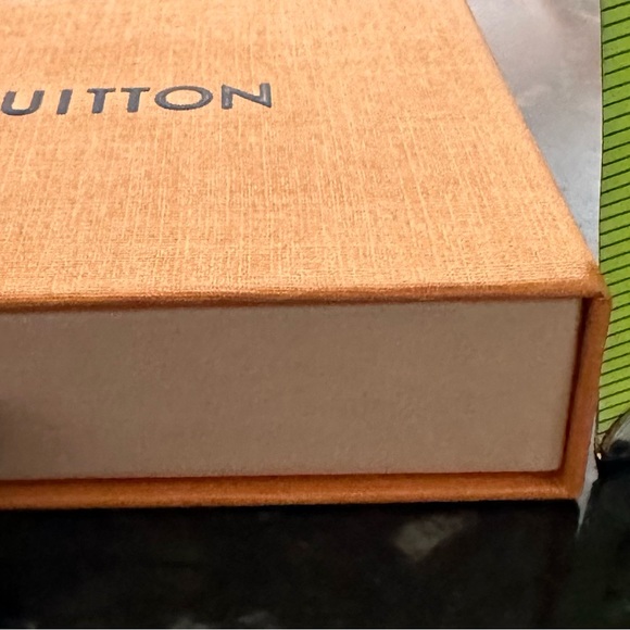Authentic Small Louis Vuitton Storage Box and 4.5 yards of ribbon - Picture 8 of 8